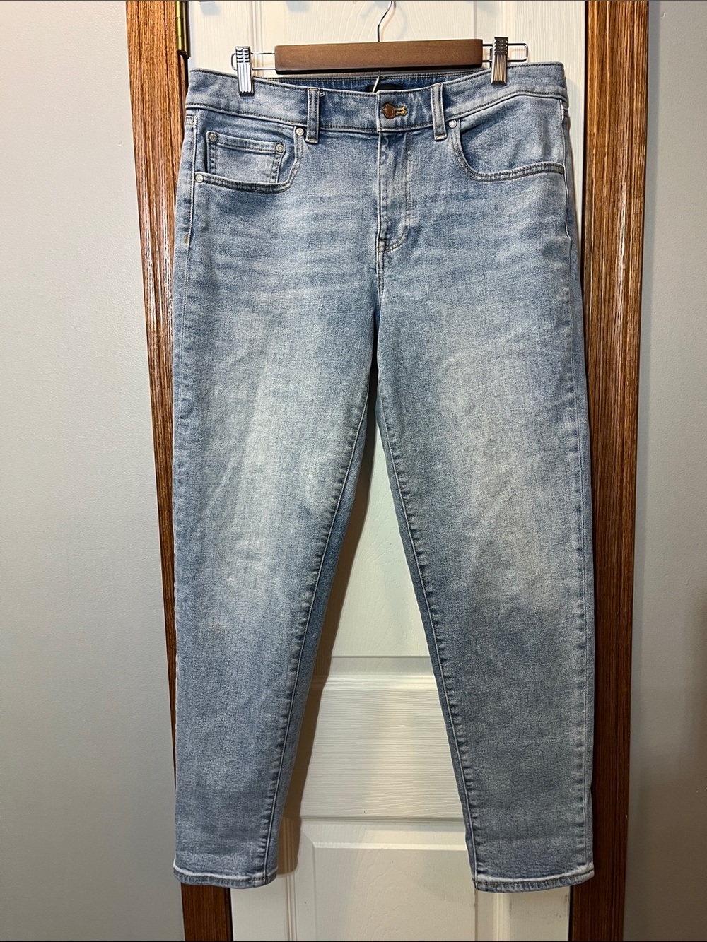 Talbots Everyday Relaxed Jean Light Wash Blue Denim Jeans - Women’s Size 6